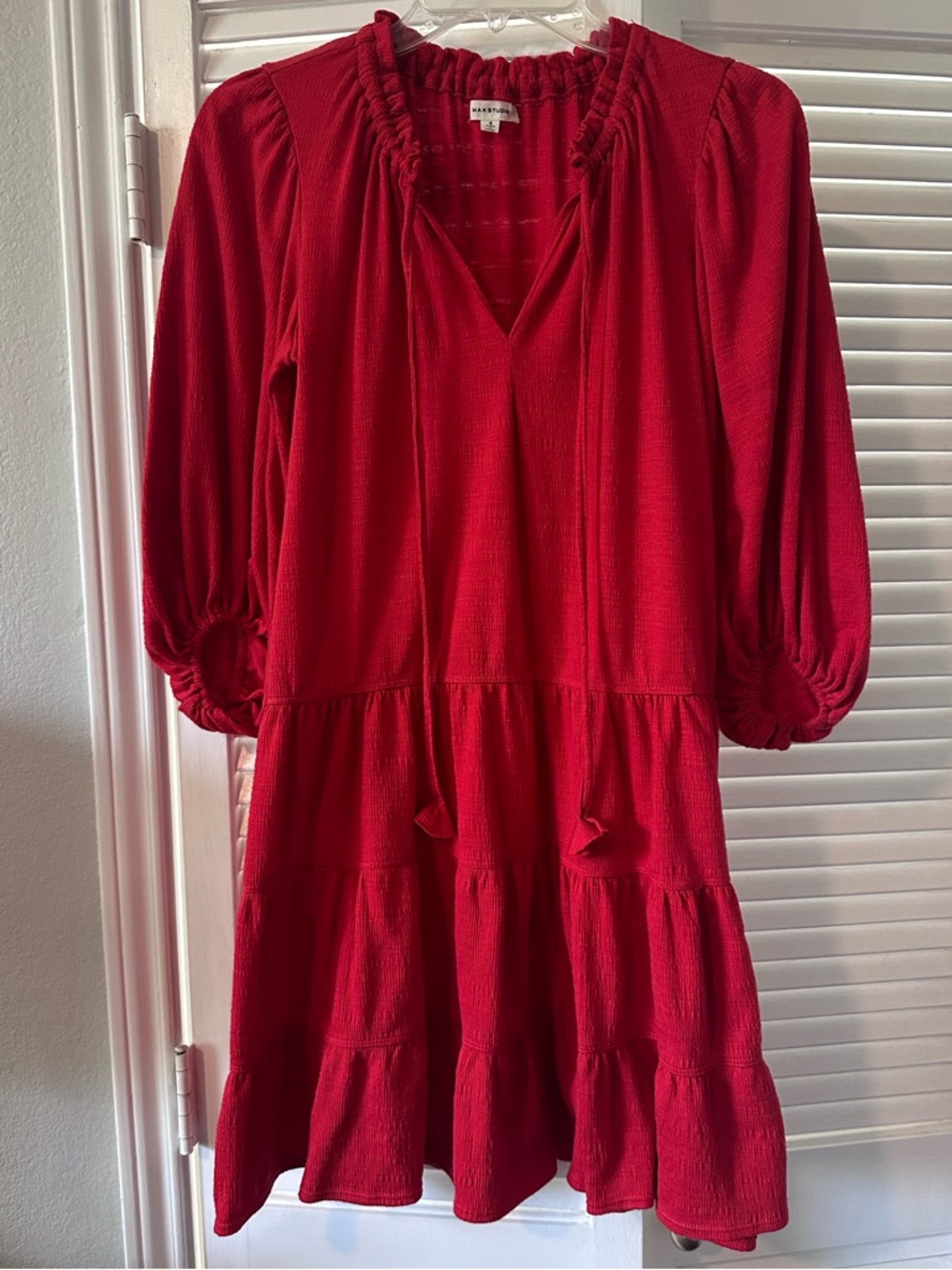 Max Studio Size Small Warm Tomato Red Textured V-Neck Tiered Babydoll Dress